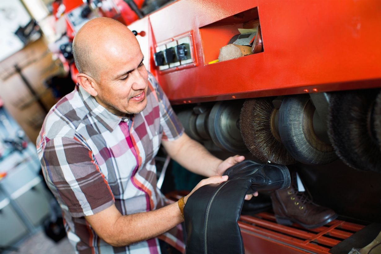 Conozcan paso a paso cómo es la fabricación del calzado industrial